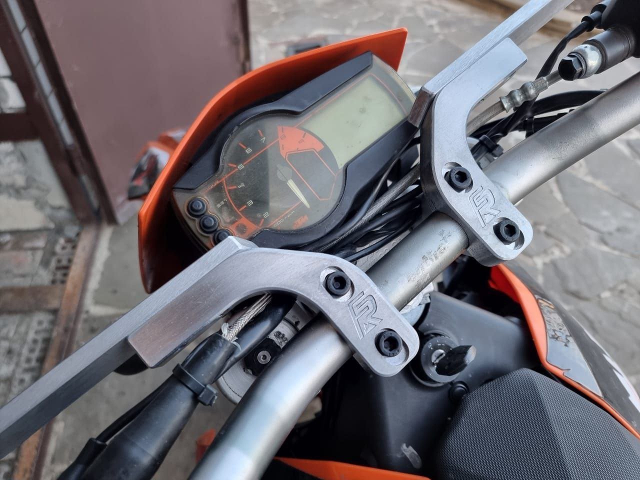 Hand Guard for Enduro Bike Husqvarna TE/FE 150-500cm | 2014-2024| handlebar 28mm