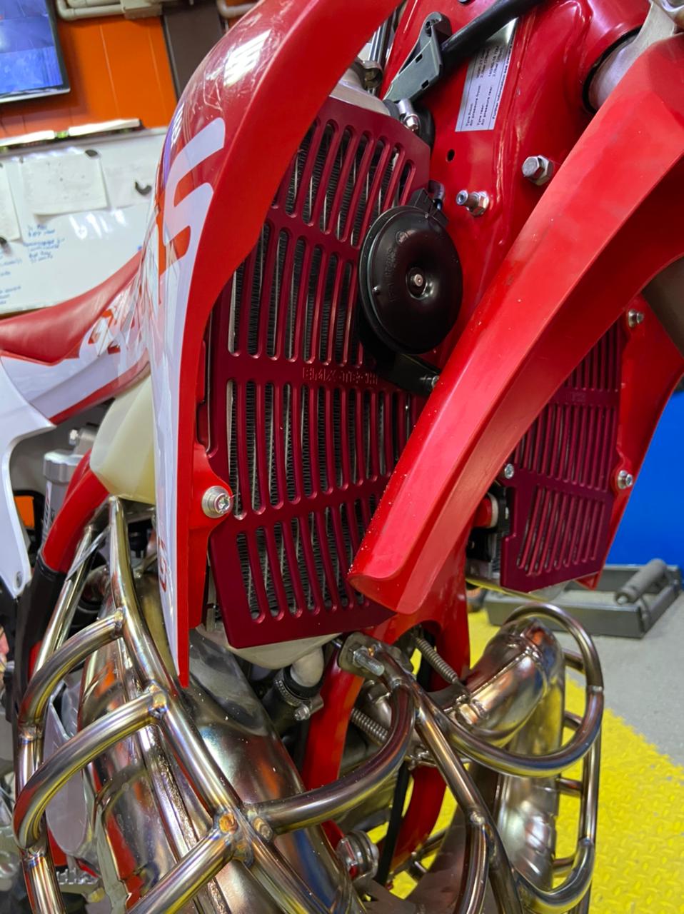 Radiator Protection KTM | Husq | Gas Gas | 2017-2023 |