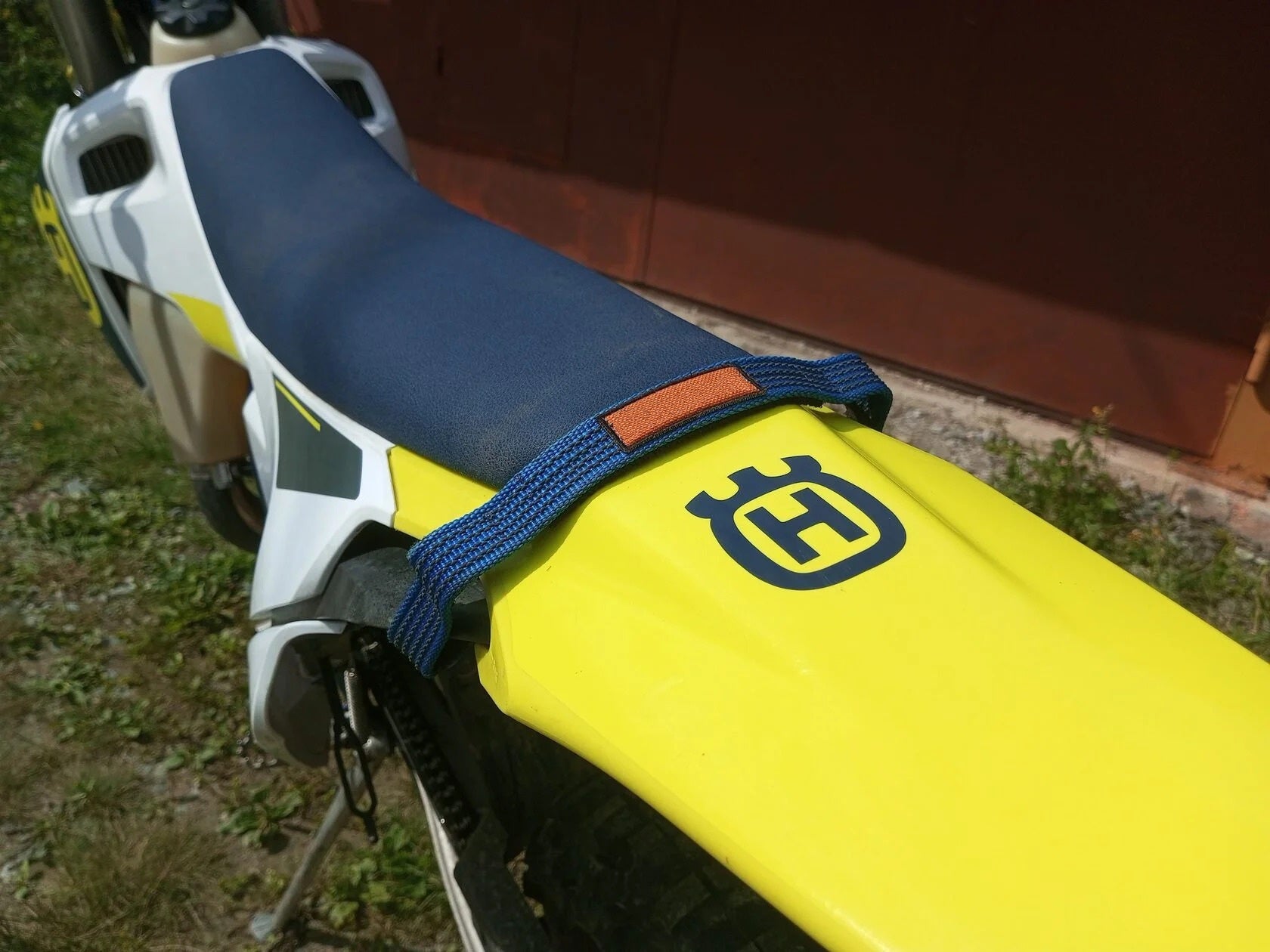 Reinforced strap (rear)