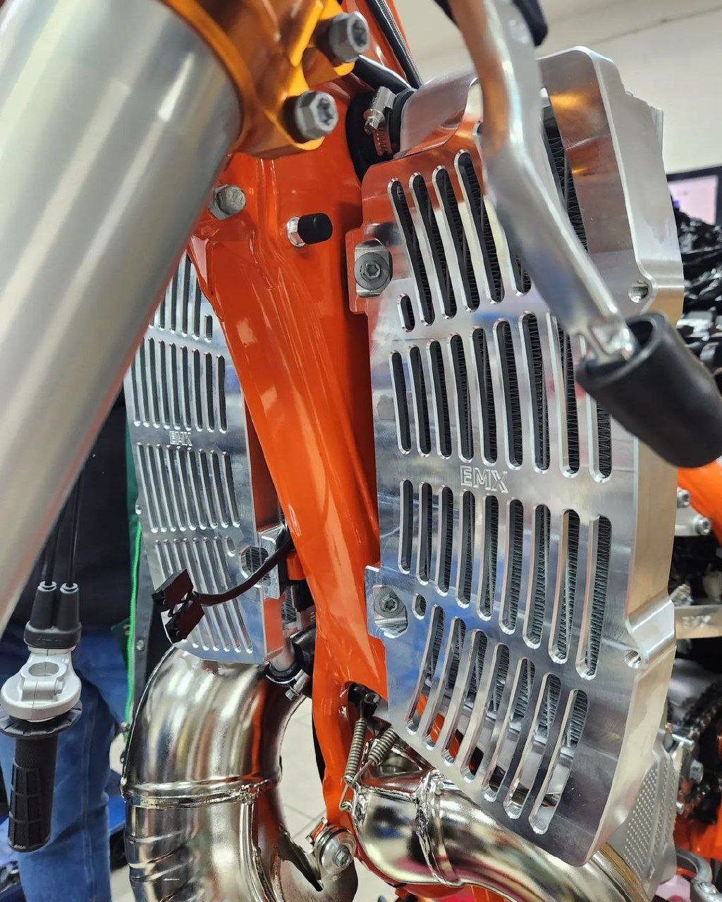 Fully milled radiator guard KTM | Husq | Gas Gas | 2017-2024 | TPI | TBI
