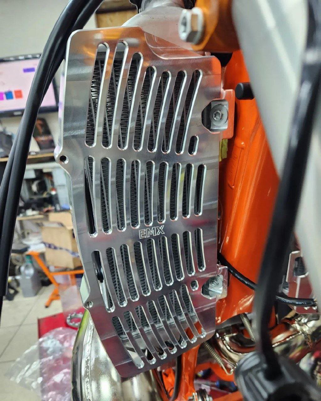 Fully milled radiator guard KTM | Husq | Gas Gas | 2017-2024 | TPI | TBI